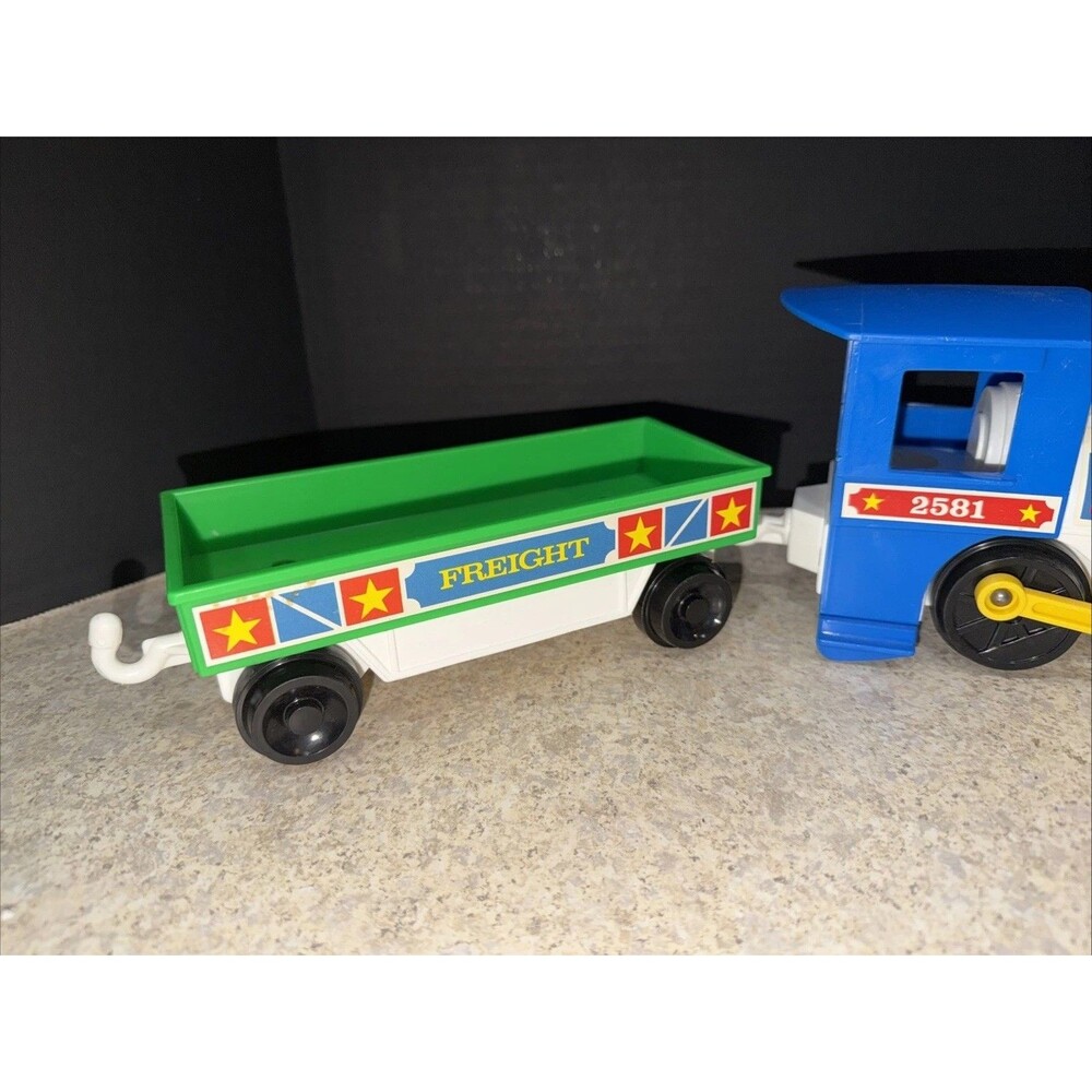 Vintage Fisher Price 2581 Little People Express Train with Freight Car - Picture 3 of 5
